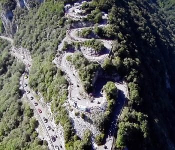 Route en lacets du Grand Colombier, col cycliste proche du camping Les 12 Cols